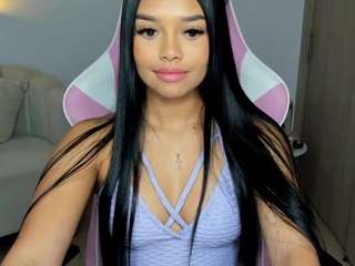 该模特正在直播。 haileyflorez