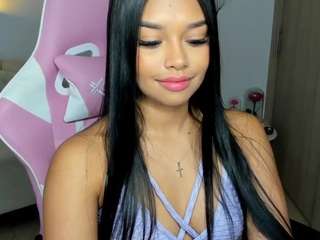このモデルは現在ライブ中です。 haileyflorez