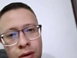 hot-interracial webcam model