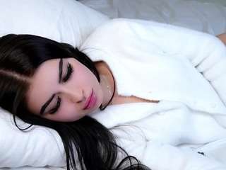 jeneluc Live Webcam on CamSoda