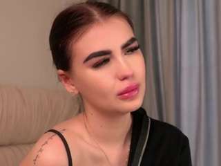 Ця модель зараз онлайн. jeneluc