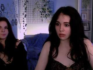 mikameovv's CamSoda show and profile