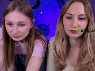 mikameovv's CamSoda show and profile