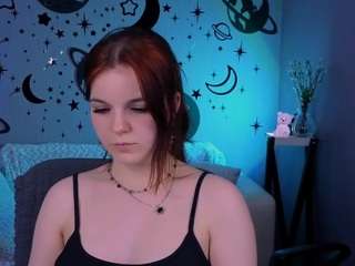 mikameovv's CamSoda show and profile