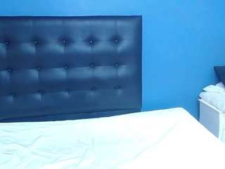 naughty-biigass webcam model