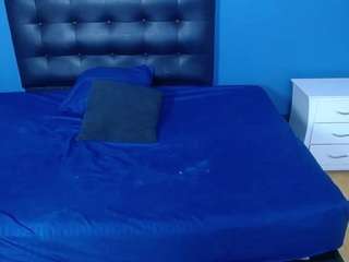 naughty-biigass Live Webcam on CamSoda