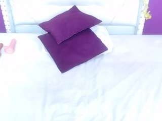 naughty-biigass's CamSoda show and profile