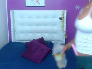 naughty-biigass webcam