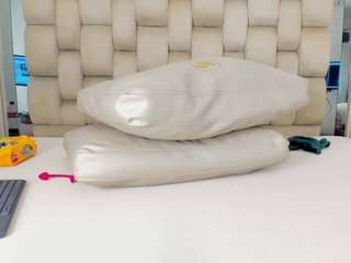 noah-pariss live cam profile