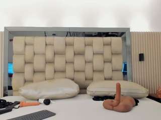 noah-pariss live cam profile