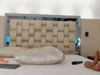 Noah-Pariss live webcam on Soda Cams