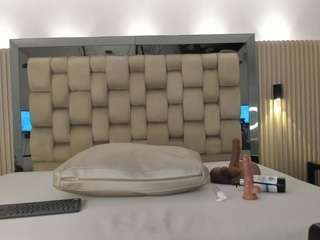 noah-pariss Live Webcam on CamSoda