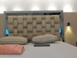 Questo modello è in diretta ora. noah-pariss