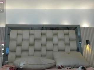 noah-pariss Sex Cam Show