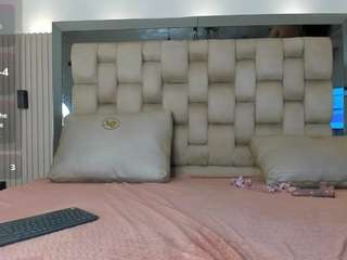 Noah-Pariss live webcam show
