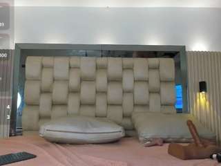 Noah-Pariss live webcam show