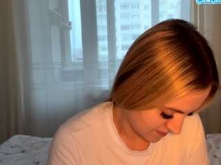 rosellamoye's CamSoda show and profile