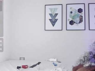 tinacurly's CamSoda show and profile