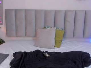 tinacurly live cam profile