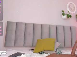 tinacurly live cam profile