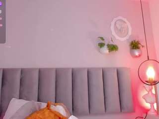 Mẫu này đang trực tiếp. tinacurly