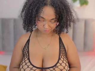 TinaCurly