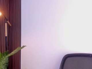 TinaCurly