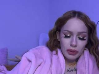 le modèle diiorrfoxx est en webcam porno dans un show sur le site camsoda, il possède les tags suivants: teen 18,young adult