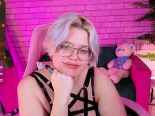 MonicaSweetie live webcam on Soda Cams