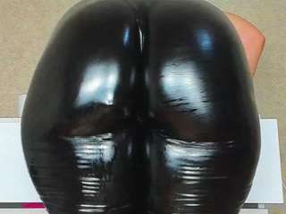 Live webcam model tykitaa on Soda Cams