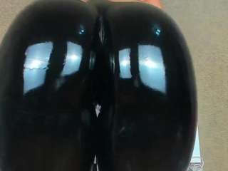 Live webcam model tykitaa on Soda Cams