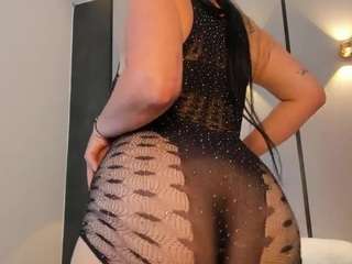 ashly-moonn webcam model