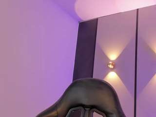 ashly-moonn live webcam show
