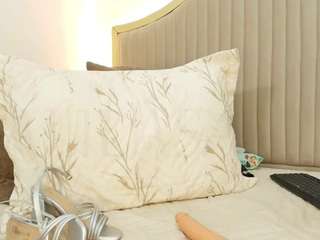 dalilasaadi99 Drinking live webcam