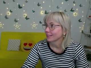 laurenwishy's CamSoda show and profile