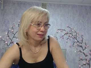 Este modelo está en vivo ahora. laurenwishy