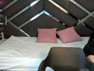 agatathompson's CamSoda show and profile