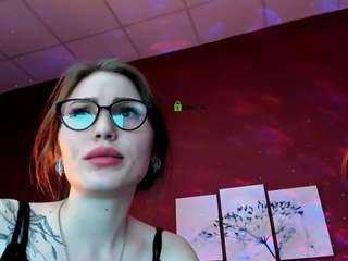 ariel-shadow's CamSoda show and profile