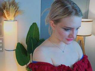 crystaduesterbac... Live Webcam on CamSoda