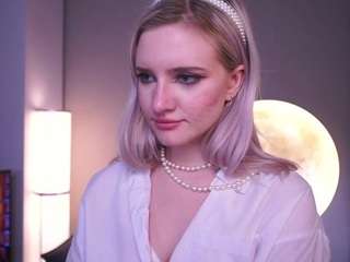 crystaduesterback webcam model