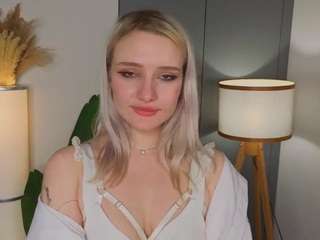 crystaduesterback Live Webcam on CamSoda