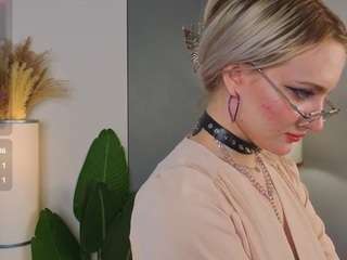 Live Sex Chat with CrystaDuesterback (@crystaduesterback)