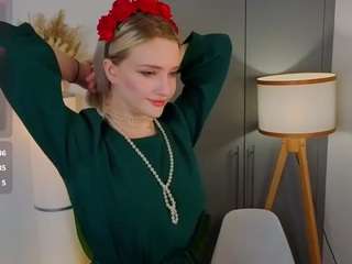 crystaduesterbac... Live Webcam on CamSoda