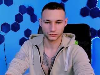 fred-strong's CamSoda show and profile