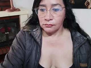 gracematuremilf's CamSoda show and profile