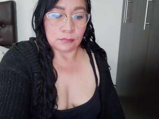 gracematuremilf's live room
