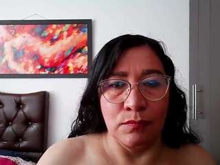 gracematuremilf's live room