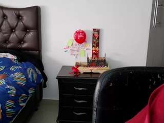 gracematuremilf's live room