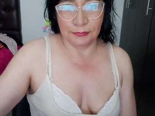 gracematuremilf's live room