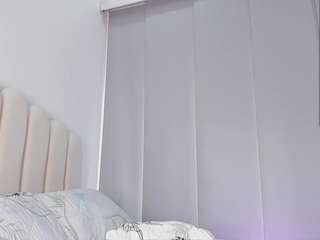 amira-zahra webcam model